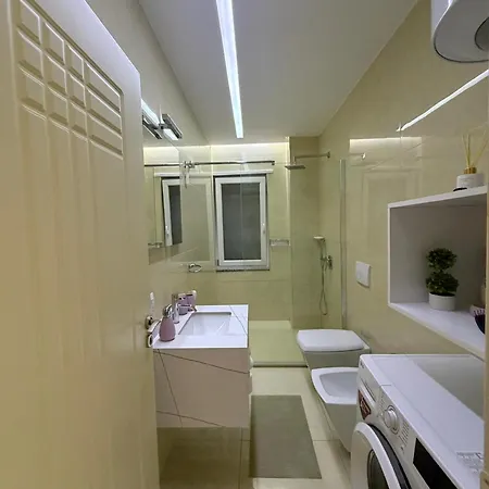 Grand Europa Luxury Velipojë