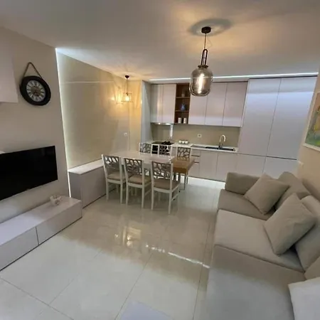 Grand Europa Luxury Velipojë